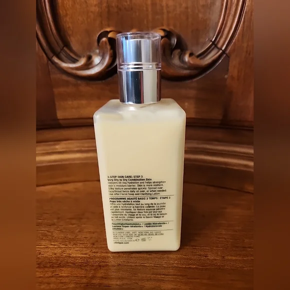 Clinique Dramatically Different Moisturizing Gel, 8.5oz Jumbo--NWOB - Picture 2 of 4